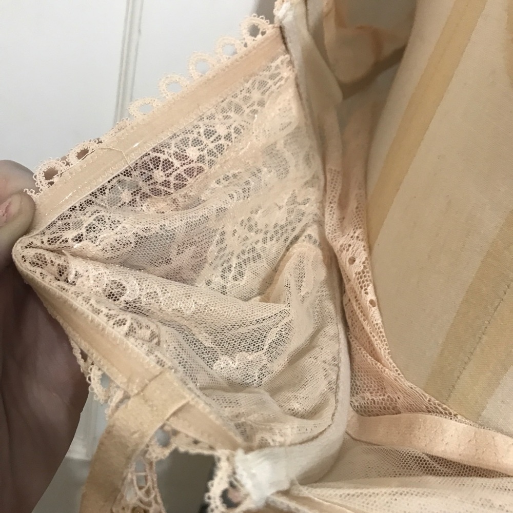 VS Gorgeous Lace off the Shoulder Teddy! - Picture 8 of 8